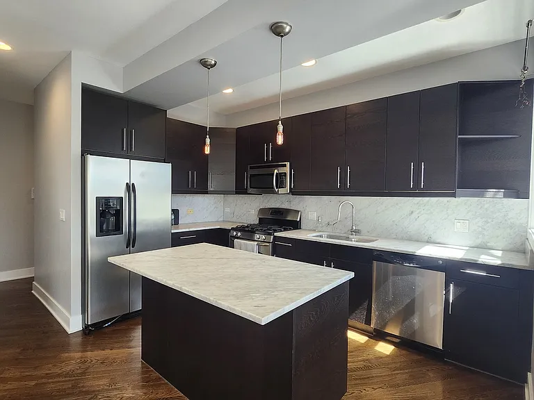 3900 W Cornelia Ave #2W — Photo 10