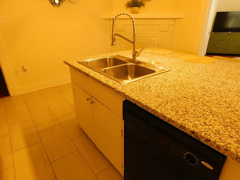 1015 Scott St #1 — Photo 7