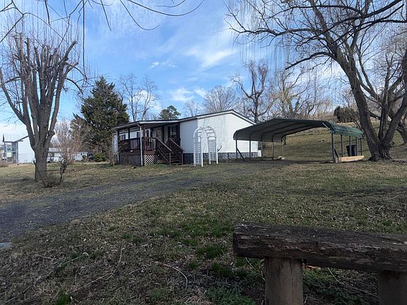 3rd image of 262 Lowe St