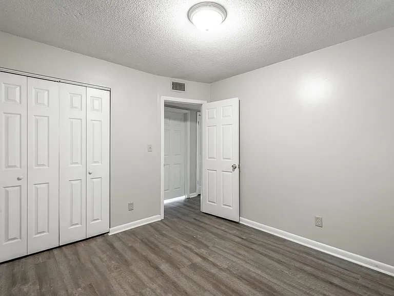 2414 Lyndon Ave — Photo 15