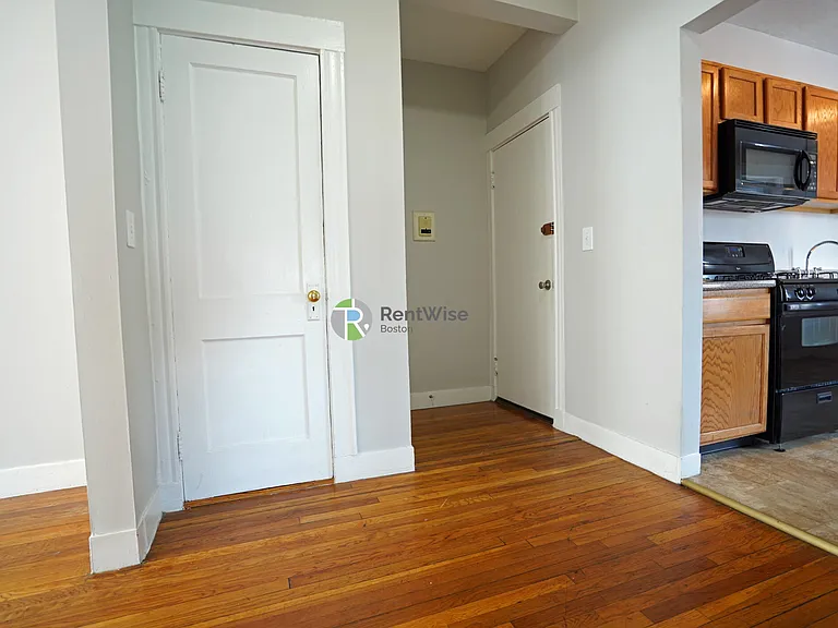 168 Kelton St #9 — Photo 13