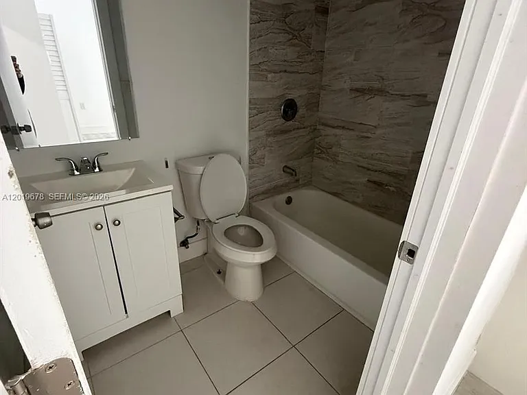 75 Glen Royal Pkwy #3 — Photo 4