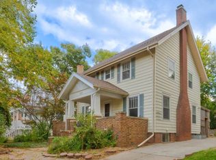 517 S 38th Ave, Omaha, NE 68105