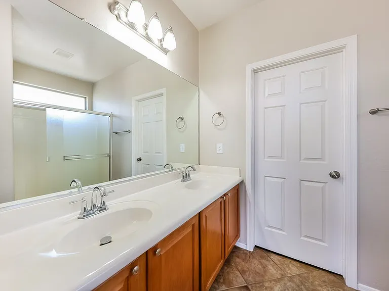 40810 N Hudson Ct — Photo 13