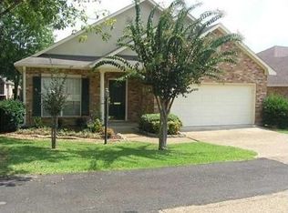 406 Twin Lks N, Clinton, MS 39056