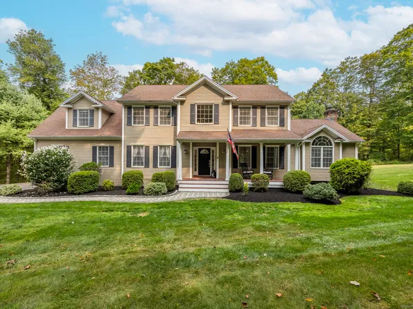 4 Christopher Court, Oxford, CT 06478