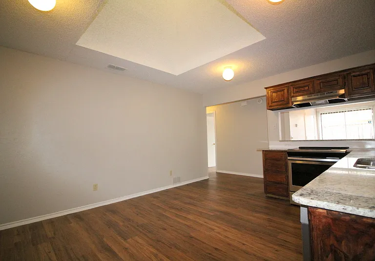 12029 Leisure Way — Photo 2
