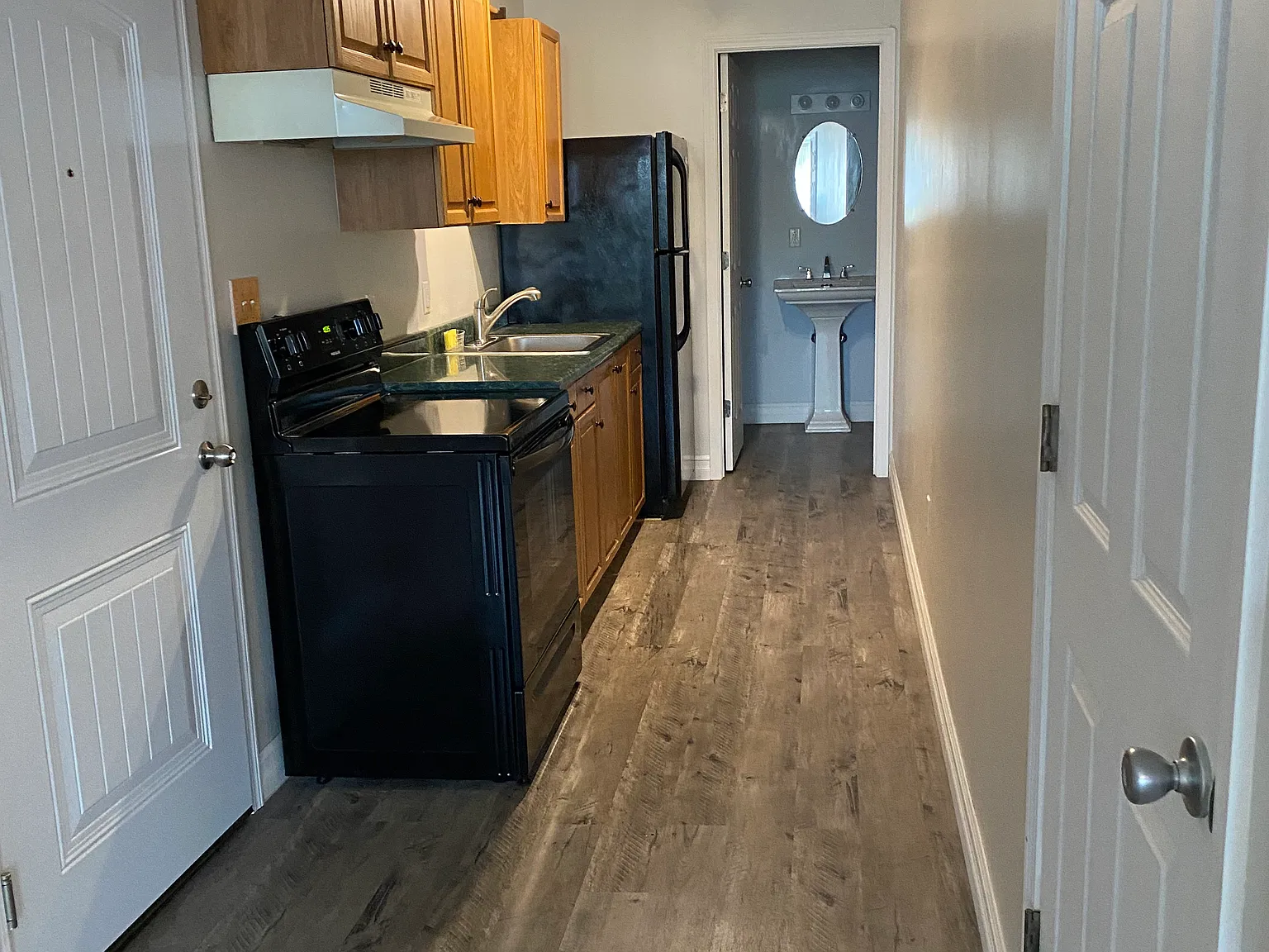 Studio, 1000 sqft, $1,200 — Photo 3