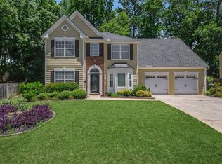 1150 Hidden Pond Ln, Roswell, GA 30075