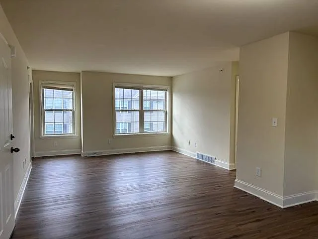 2 bed, 1.0 bath, $1,525 — Photo 3