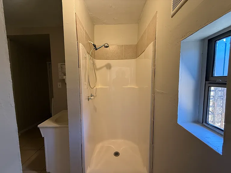 8116 N 29th Dr — Photo 5