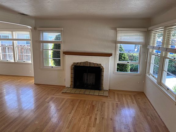 4th image of 420 S Bayview Ave