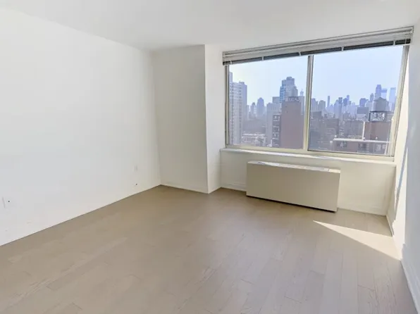 240 East 86th Street image 4 of 15