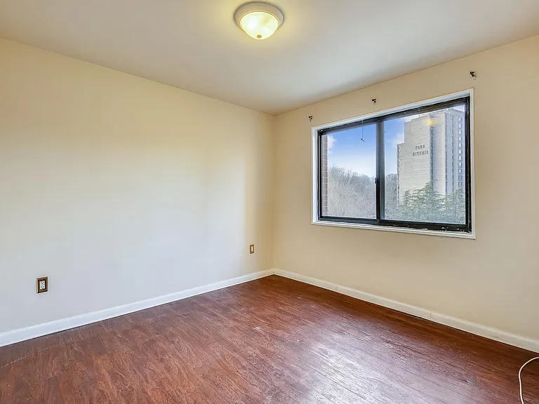 7611 Maple Ave #501 — Photo 25