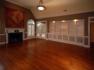 2nd image of 9443 Gotten Way