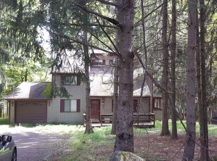 1471 Woodcrest Ln, Lake Ariel, PA 18436