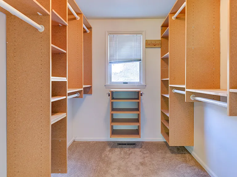 13 Cloverfield Dr — Photo 25