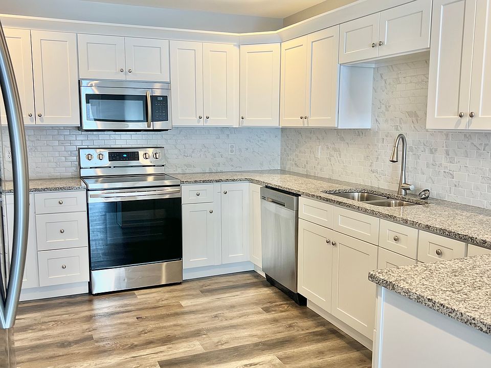 1st image of 451 Beacon Dr