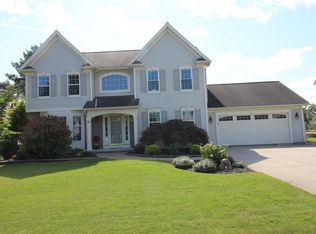 35 Ashbury Cir, Rochester, NY 14612