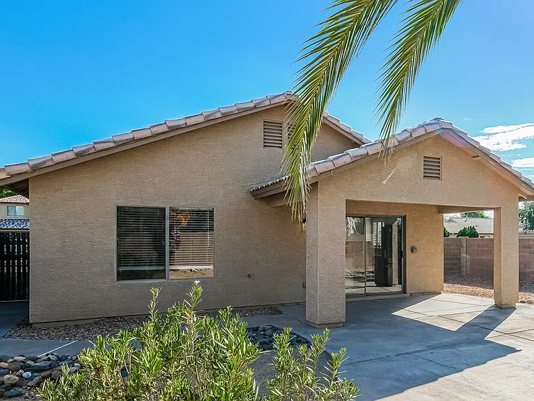 10898 W Alvarado Rd — Photo 16