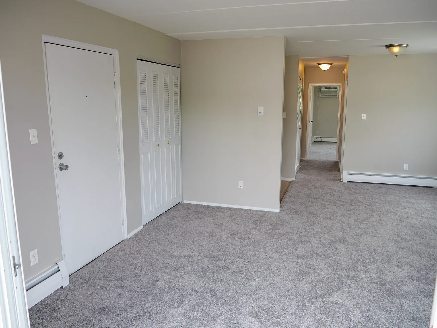 Rolling Green Apartments — Photo 4
