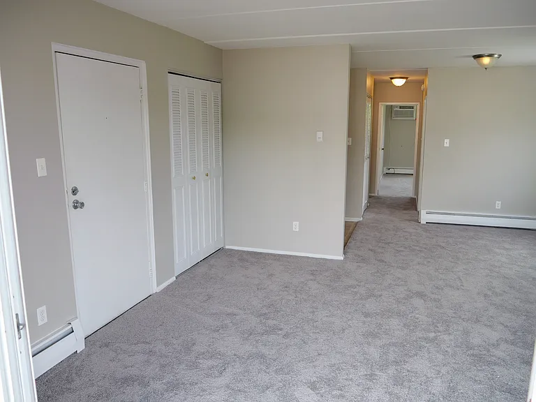 Rolling Green Apartments — Photo 4