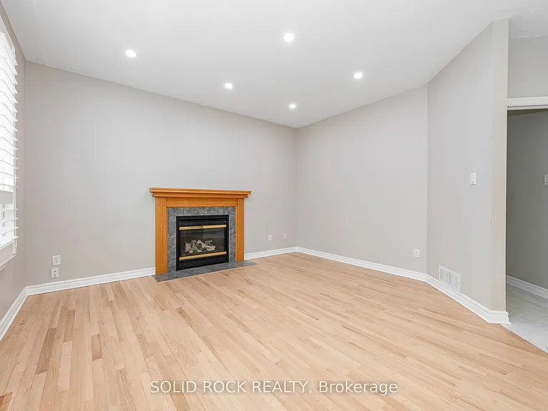 55 Gleeson Way W — Photo 11