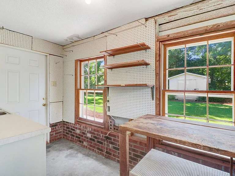 235 S Spence Ave — Photo 34
