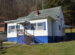 325 Pyles Ave, Mannington, WV 26582