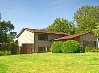 2184 Hillview Rd, Mounds View, MN 55112