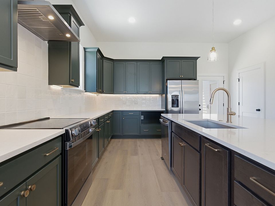 1st image of 3961 Clifton Ave