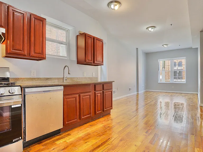 236 Van Horne St #1B — Photo 18