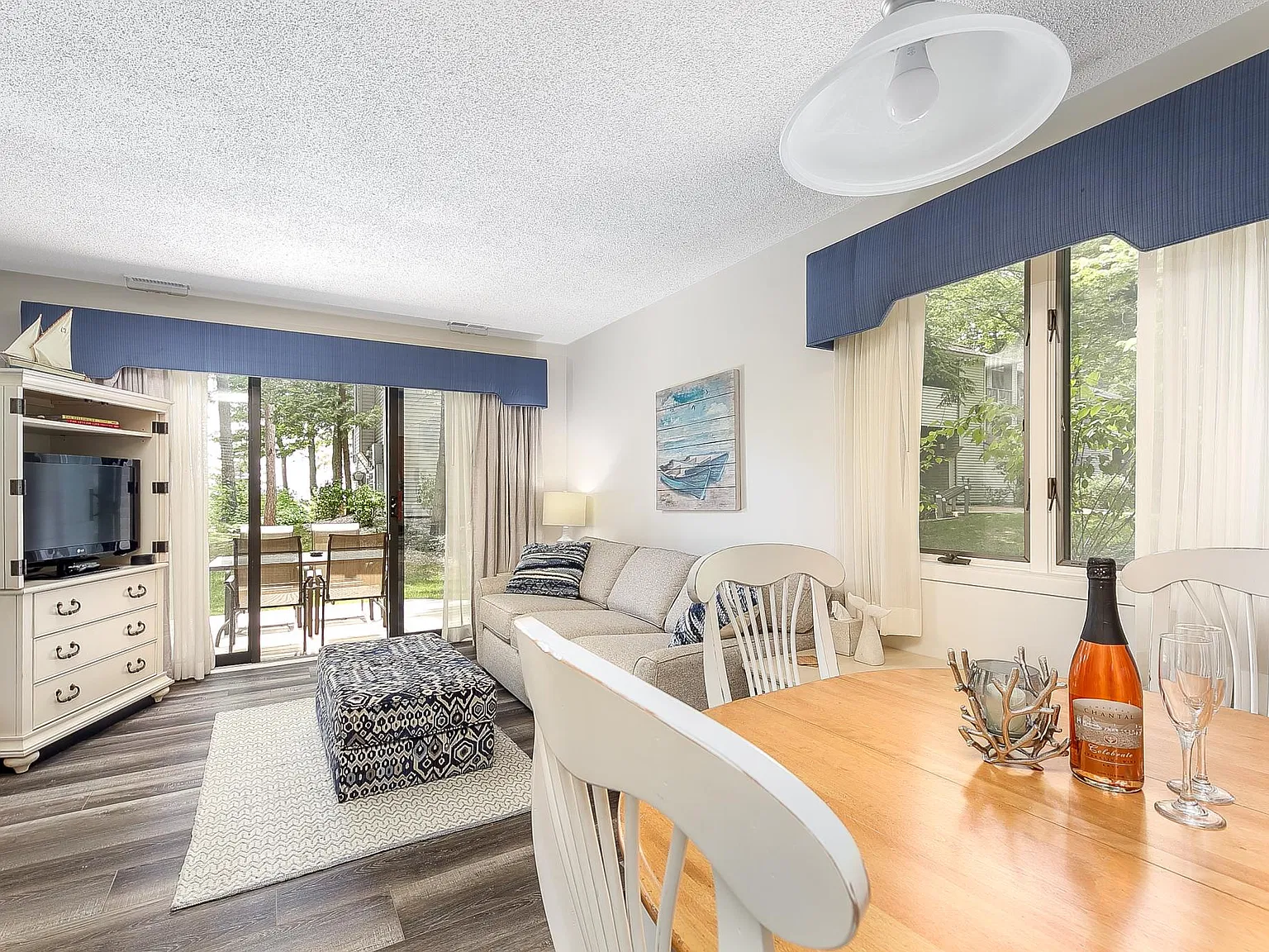 1 bed, 600 sqft, $1,300 — Photo 1