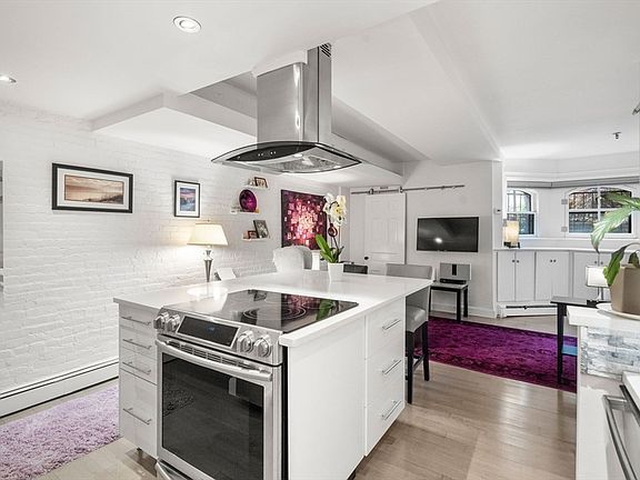 3rd image of 165 Beacon St APT 2
