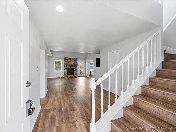 2nd image of 9609 N 107th Ave E