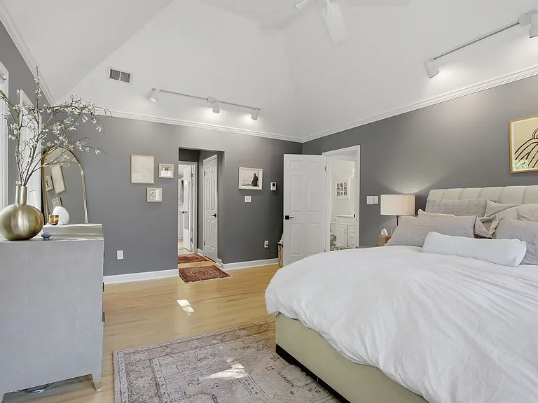 7005 Endicott Ct — Photo 22