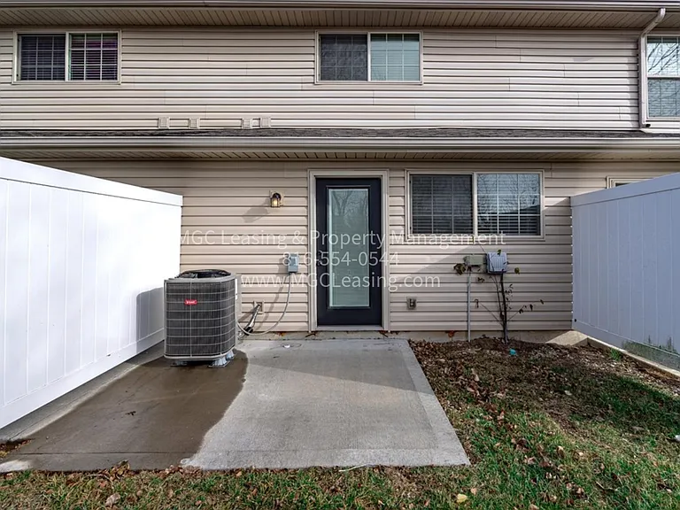 108-114 Barberry Ln — Photo 13