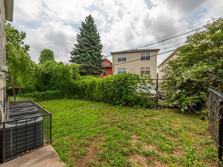 26-28 Avon Avenue - Ground Floor — Photo 21