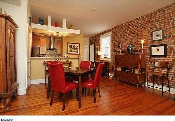 Living area/Kitchen