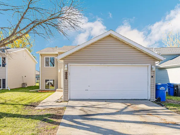 5521 20th St S, Fargo, ND 58104