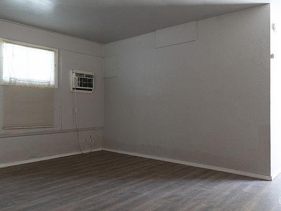 3rd image of 2396 Brite St