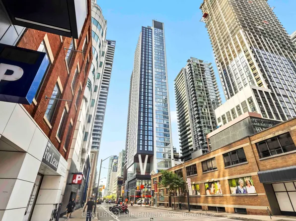 357 King St W, Toronto, ON