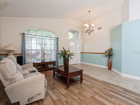 4th image of 351 Lexingdale Dr