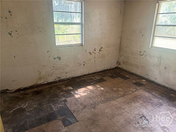 5th image of 2243 Mosley Street