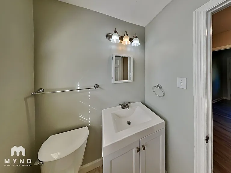6220 Leslie Dr — Photo 12