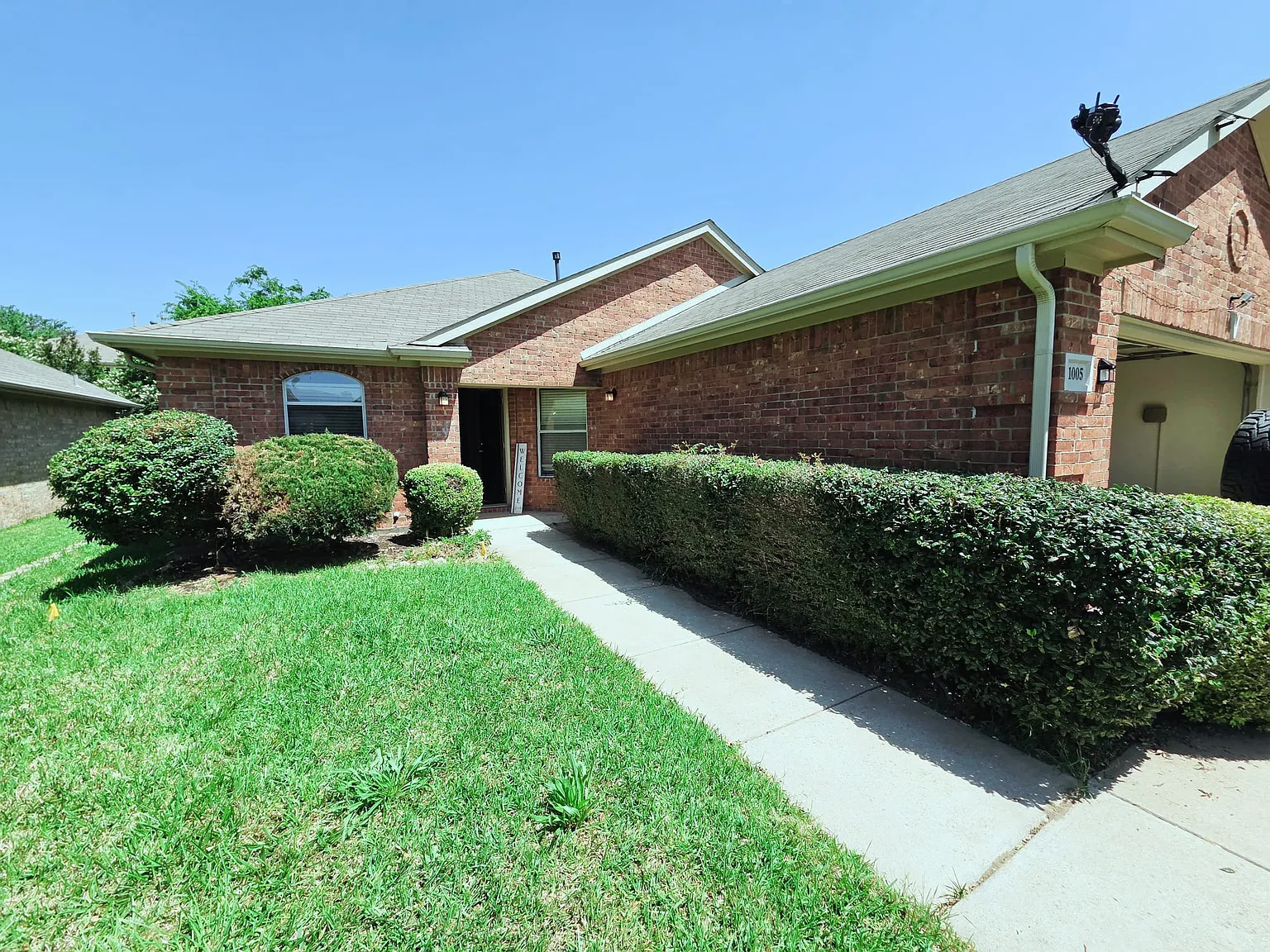1005 Salt Creek Trl — Photo 3