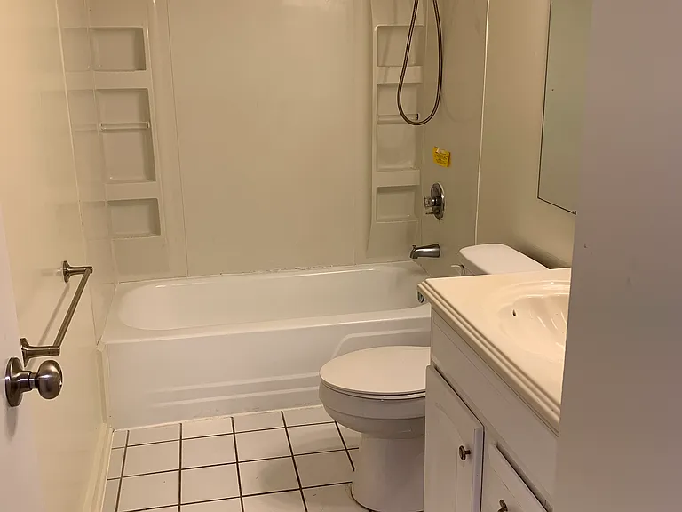 up Full Bath pic 1