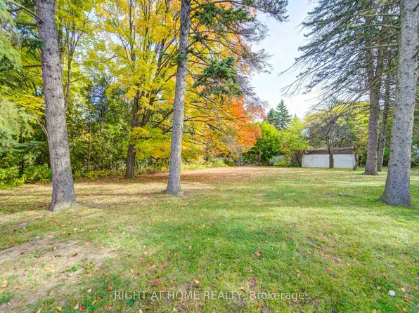 48 The Bridle Path, Toronto, ON M2L 1C8