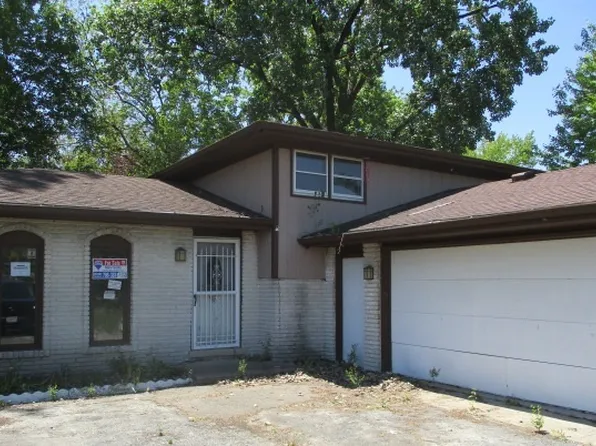 8651 W 71st St, Oak Lawn, IL 60458