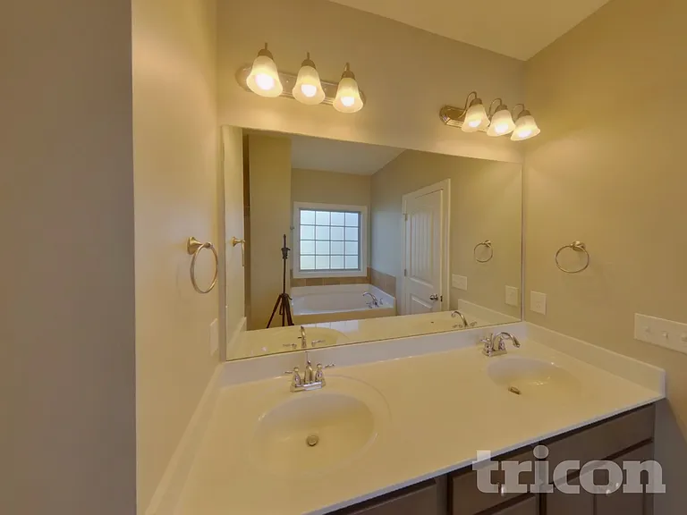 5105 Cloverhill Dr — Photo 15
